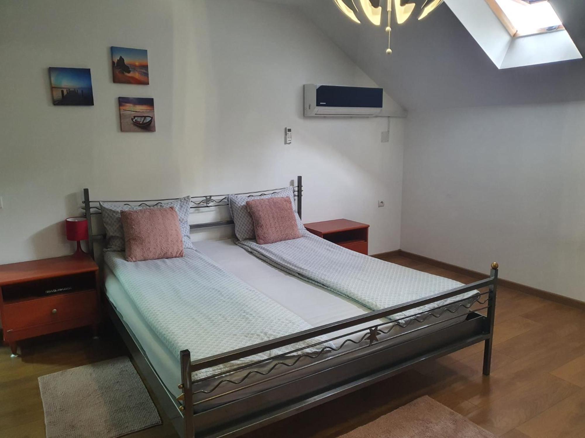 Ayana Central House Орадя Экстерьер фото